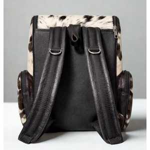 กระเป๋าหนัง PU แบบสั่งทำพิเศษ ผู้ผลิต OEM กระเป๋าสะพายหลังแบบ Tote กระเป๋าเดินทางแบบ Duffel พร้อมซิป ความจุ 20-36 ลิตร กันกระแทก สายสะพายไหล่โค้ง - Product Image 4
