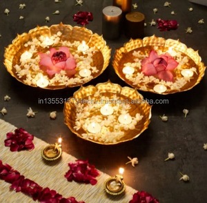 Juego de 3 Portavelas de Metal Estilo Flor Dorada, Portavelas de Latón Hechos a Mano, Elegantes Centros de Mesa para Bodas, Navidad y Decoración del Hogar - Product Image 3