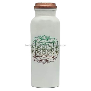 Botella de cobre con acabado blanco y pulido, hecha a mano en India, con beneficios para la salud, botella de cobre metálica para beber agua. - Product Image 1