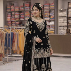 Ensemble Sharara Royal avec broderie Zari dorée, style Lehenga de mariée, Salwar Kameez de créateur, tenue de fête, infroissable - Product Image 1