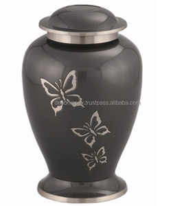 Urna Funeraria de Latón con Grabado de Mariposa, Diseño Moderno, Ecológica, Hecha a Mano, para Guardar Cenizas - Product Image 1