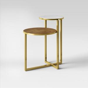 Mesa Auxiliar de Aluminio de Alta Calidad, Muebles de Primera Calidad, Detalles Metálicos, Mesa Otomana para Sala de Estar, Hogar u Hotel, en Latón - Product Image 1