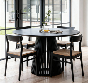 Ensemble de table à manger ronde moderne en teck massif Per Se, finition noire, base à lattes, meubles de salle à manger avec chaises en bois - Product Image 1