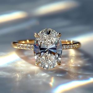 Anillo de Compromiso de Lujo en Plata de Ley 925 con Moissanita Ovalada, Engaste de Garras, Diseño Geométrico, Bañado en Rodio, para Aniversario o Fiesta - Product Image 1