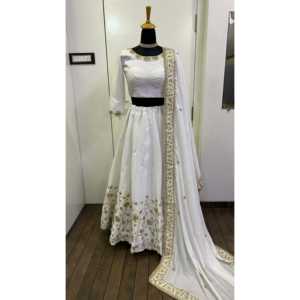 Lehenga Choli de poliéster para fiesta con adornos de Zari y lentejuelas para un look glamuroso - Product Image 2