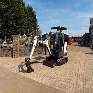 Mini-excavatrice Bobcat E17 efficace avec une construction compacte, un fonctionnement fluide et une performance de godet robuste - Product Image 3