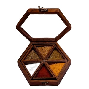 LAVE-VAISSELLE EN BOIS NATUREL Boîte à épices de table en bois imprimée de qualité supérieure avec compartiments séparés pour épices et fruits secs - Product Image 2