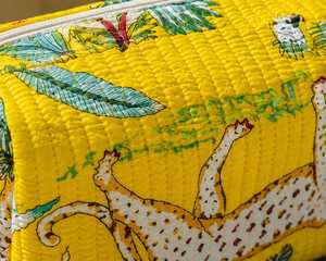 Bolsa de cosméticos con estampado animal amarillo, tamaño mediano, cierre de cremallera, estilo bohemio, bolsa de viaje textil portátil - Product Image 3
