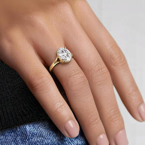 Bague de fiançailles solitaire en diamant à tige fendue et bordure milgrain - Product Image 5