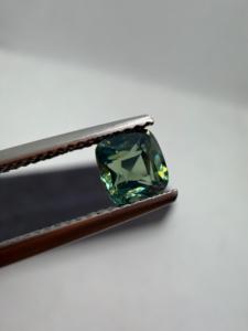 Saphir Vert Naturel NOHEAT 1.00CT Coupe Coussin avec Effet de Couleur/Feu de Ceylan, Sri Lanka, pour la Fabrication de Bijoux - Product Image 5