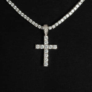 Pendentif croix en moissanite taille ronde avec chaîne tennis VVS1 couleur D, collier chrétien - Product Image 1