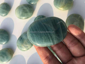 Meilleure vente Aquamarine Palmstone pierre semi-précieuse naturelle polie pour la main d'énergie métaphysique de guérison Feng Shui Reiki - Product Image 5