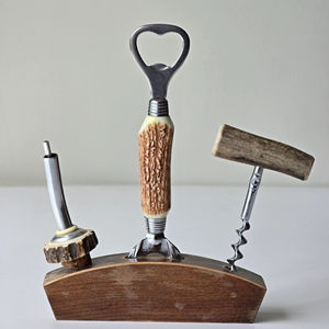 Juego de herramientas de barra estilo clásico con mango de asta de ciervo y soporte de madera, perfecto para decoración de bares domésticos y exhibición de coleccionistas, de la India. - Product Image 1