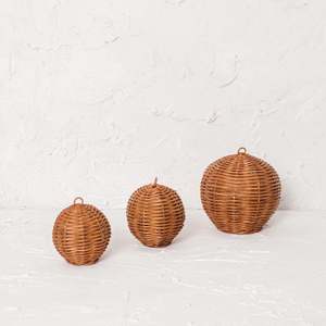 Boules de Noël artisanales en rotin, décorations d'arbre écologiques de haute qualité, boules suspendues. - Product Image 4