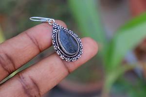 Pendientes de Plata de Ley con Turmalina Negra Natural, Chapados en Oro, Hechos a Mano para Mujer, para Fiestas y Eventos - Product Image 3