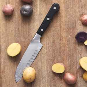 Couteaux de cuisine Santoku à lame alvéolée argentée avec manche noir à trois rivets pour couper les oignons, hacher les aliments et préparer les légumes - Product Image 6