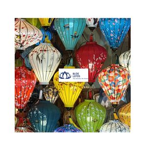Lanternes en soie de Hoi An de haute qualité en forme de globe |   Lanterne suspendue en bambou traditionnelle et durable pour la maison - Product Image 1