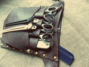 Étui de protection multifonction en cuir véritable fait main pour ciseaux de barbier professionnels, résistant et anti-odeur - Product Image 3