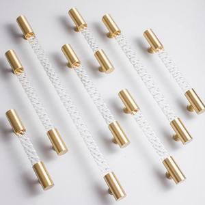 Manijas de puerta de acrílico transparente con accesorios metálicos para interiores contemporáneos - Product Image 2