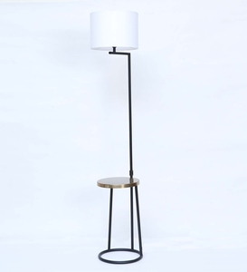 Lampe sur pied de luxe avec abat-jour en tissu blanc et base en métal, fabrication OEM ODM, faible MOQ, prix d'usine, vente en gros, approvisionnement en vrac - Product Image 4