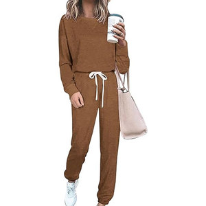 Ensemble de survêtement confortable pour femmes, vêtements décontractés légers, parfaits pour les voyages, le quotidien et les aventures du week-end - Product Image 1