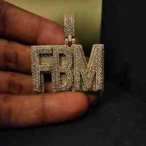 Pendentif Hip Hop FBM entièrement serti de diamants de laboratoire 5 carats en acier inoxydable DOPE JEWELLS, tendance unisexe pour toutes les occasions - Product Image 2