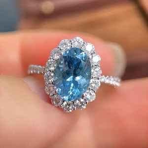 แหวนซานตา มาเรีย อะความารีน ฮาโล 18K ทองคำขาว งานแฮนด์เมด สำหรับงานหมั้น งานแต่งงาน เครื่องประดับชั้นดี ของขวัญสำหรับผู้หญิง สง่างาม - Product Image 1