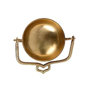 Diya de oración de latón chapado en oro con asa retorcida, lámpara religiosa circular, artesanía de metal pulido - Product Image 6