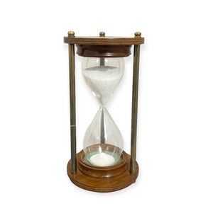 Sablier décoratif en bois et laiton de 5 minutes, style vintage, pour la maison, le bureau, la salle d'étude et comme cadeau - Product Image 1