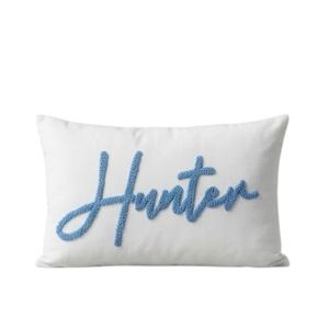 Housse de coussin rectangulaire en coton blanc brodée sur mesure avec le nom de chasseur, style classique, pour la décoration intérieure – Meilleure vente - Product Image 1