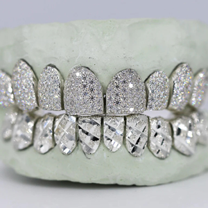 Grillz dentaire Hip Hop personnalisé en argent 925, serti de diamants Moissanite, bijoux dentaires en argent, meilleur prix - Product Image 6