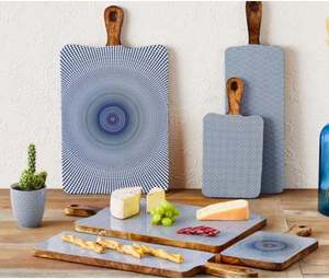 Tabla de Cortar de Resina con Patrón de Olas Oceánicas, Tabla de Madera para Servir Queso y Charcutería - Product Image 5