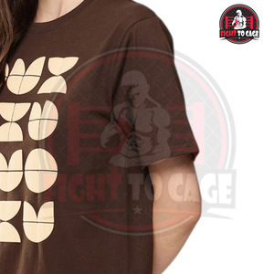 Camiseta Extra Grande de Algodón Suave para Chicas, Diseño Único con Patrón Abstracto Elegante, Producto Moderno de Calidad Premium, Color Café - Product Image 5