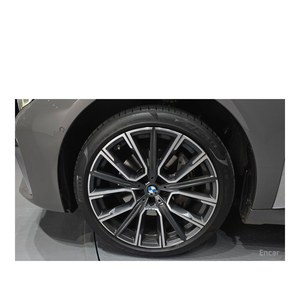 บีเอ็มดับเบิลยู 740Li XDrive M Sport ซีรีส์ 7 ปี 2022 รถเก๋ง 122,234 กม. พวงมาลัยซ้าย เกียร์อัตโนมัติ เบาะหนัง - Product Image 5