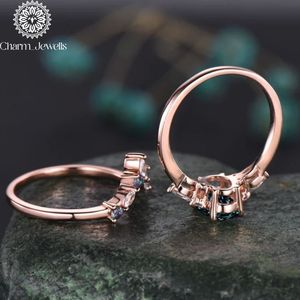 แหวนหมั้นผู้หญิง Charm_Jewells เงินชุบทองคำขาวประดับโมอิสซาไนต์ทรงคุชชั่น ดีไซน์คลาสสิก ตัวเรือนแบบหนามเตย รับรองโดย IGI - Product Image 3