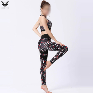 Customized Logo Print High Quality Different Color Unique Design Product Comfortable Fitness Breathable Solid Sports Bras - Product Image 6