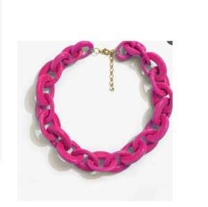 Collier ras du cou en résine perlée fait main, rose, écologique, pour la Saint-Valentin et Noël, bijou fantaisie tendance et élégant - Product Image 1