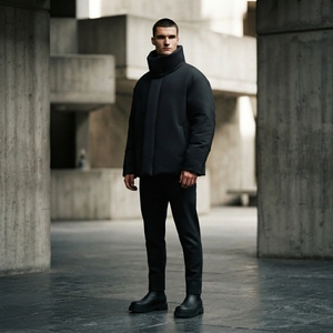 Chaqueta acolchada minimalista negra para hombre, con cuello alto, cremallera completa, abrigo de invierno cálido y aislante, informal, para exteriores. - Product Image 4