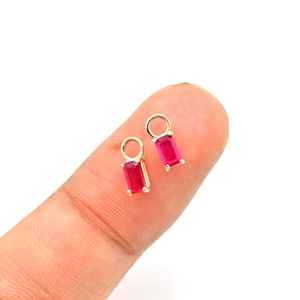 ต่างหูรูปทรงรูบี้ ชาร์ม อีมเมอรัลด์คัท พลอยประจำเดือนกรกฎาคม เงินแท้ 925 ชุบทอง 14k เครื่องประดับคุณภาพสำหรับผู้หญิง - Product Image 5
