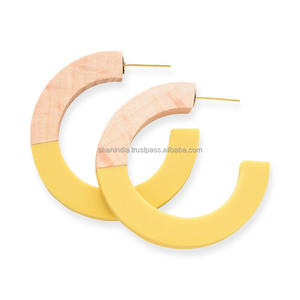 Pendientes de aro de resina y madera hechos a mano de alta calidad Brazaletes elegantes para fiestas y ropa de playa - Product Image 6