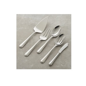 Couverts en acier inoxydable Heritage fiables, conçus pour accompagner les repas en famille grâce à leur robustesse et à leur fonctionnalité pratique. - Product Image 5
