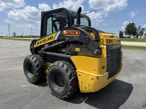 Cargadora de Dirección Deslizante New Holland L320, Tipo Oruga, Diésel, Cargadora Frontal para Agricultura y Construcción - Product Image 4