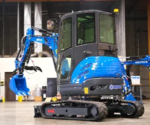 Mini-excavatrice sur chenilles R22PRO avec commande PLC, hydraulique HYDAC, moteur et boîte de vitesses haute performance, garantie 4 ans - Product Image 2