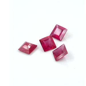 Rubis naturels de Bangkok, carrés calibrés de 5 mm, pierres précieuses de rubis naturelles facettées, prêtes à l'emploi pour la création de bijoux - Product Image 1