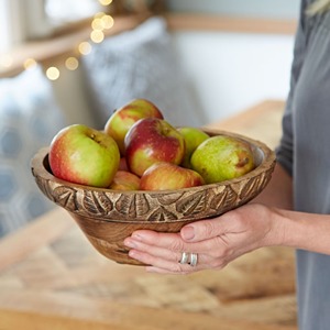 Tazón para Servir Frutas y Nueces de Madera Natural Tallada a Mano, de Comercio Justo, Apto para Lavavajillas, Estilo Moderno y Lujoso - Product Image 3