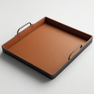 Collection de plateaux de service en cuir de qualité supérieure Aristocrat Signature, alliant artisanat traditionnel, design contemporain et exceptionnel - Product Image 1