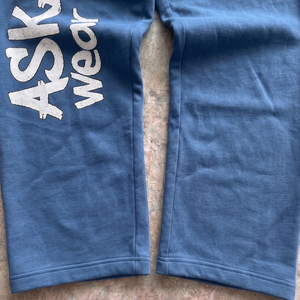 กางเกงวอร์มผู้ชายสีน้ำเงิน ยี่ห้อ Askarwear เอวยางยืด มีเชือกผูก ลายพิมพ์เปลวไฟ ผ้าฝ้ายลำลอง ซักแบบสโตนวอช น้ำหนักปานกลาง สไตล์ฤดูใบไม้ร่วง - Product Image 2