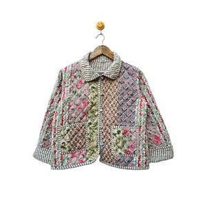 Chaqueta Acolchada Estilo Burfi de Algodón Vintage Hecha a Mano en India, Diseño de Rayas Bordadas, Impermeable, Reversible, Ecológica, para Mujer - Product Image 1