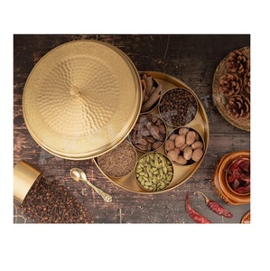 Boîte à épices artisanale en laiton de 8 pouces pour la cuisine et les ustensiles de table, fabriquée en Inde, petit ensemble de boîtes de cuisine pour la maison et les cadeaux - Product Image 3