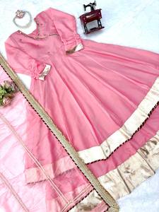 Robe Anarkali rose pour femme, style indien/pakistanaise, imprimé gaufré, manches longues, avec dupatta, pour mariage, en organza tabby à séchage rapide - Product Image 3